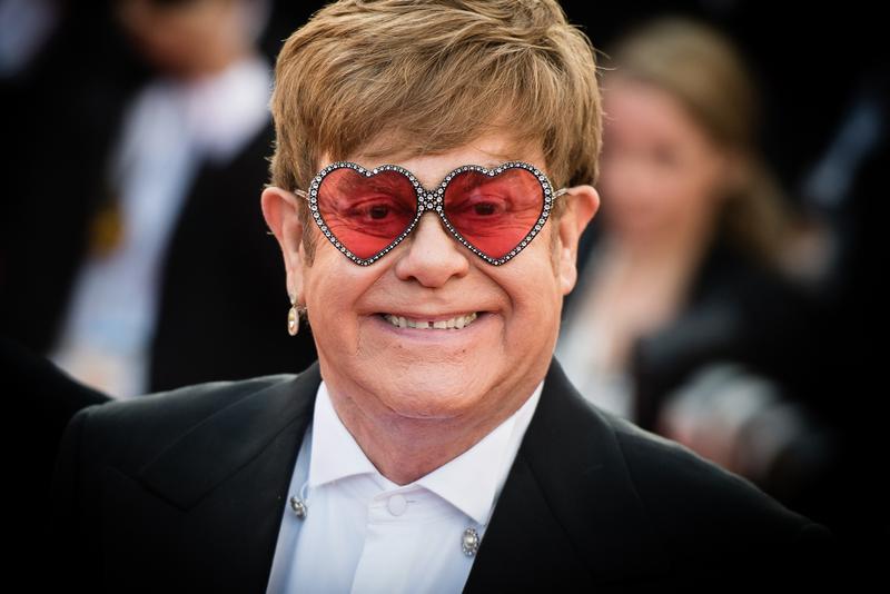 Ladies and gentlemen, Mister Elton John!